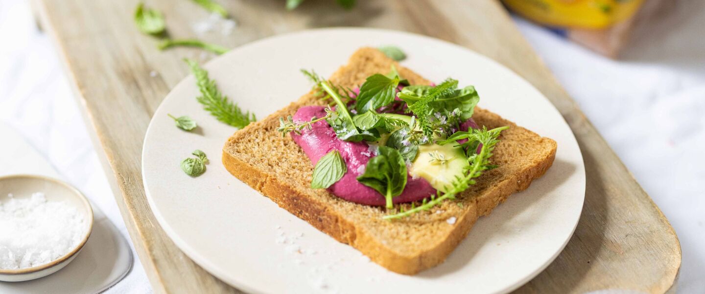 Ölz Farmer Soft Sandiwch mit Rote Rüben Hummus-2_quer-min