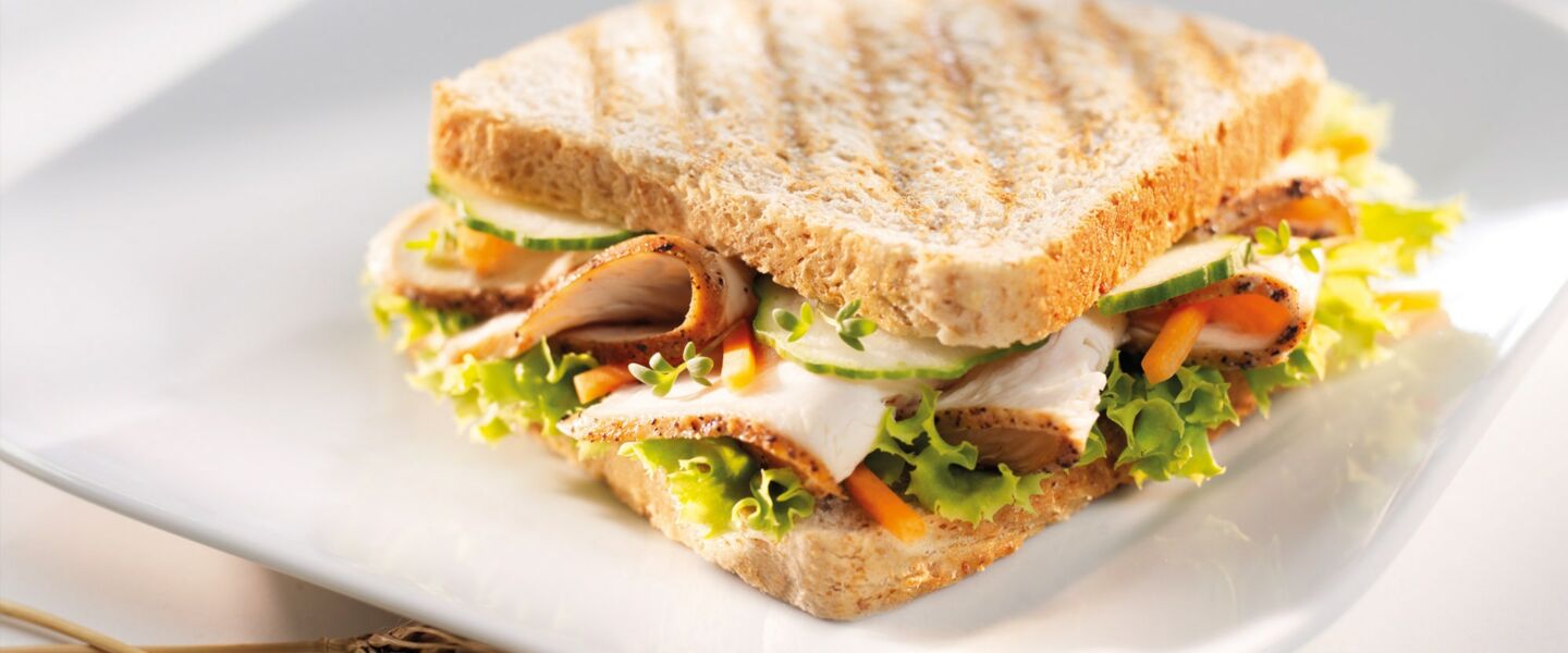 Ölz Mehrkorn Toast mit Putenfleisch Ölz Mehrkorn Toast mit Putenfleisch