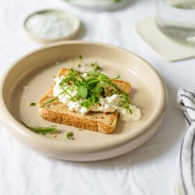 Ölz Mehrkorn Toast mit würzigem Cottage Cheese_quer-min