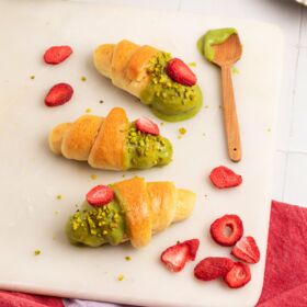 Mini Butter Croissants mit Pistaziencreme_Hoch