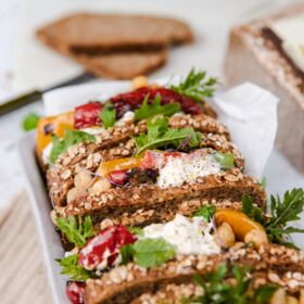 Ölz Dinkel-Vollkornbrot mit mediterranem Gemüse