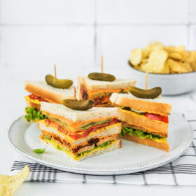 Veganes Clubsandwich mit Ölz Bio Super Soft Sandwich