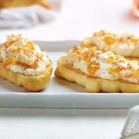 Ölz Mini Butter Croissant überbacken - mit Orangen-Zimt-Ricotta